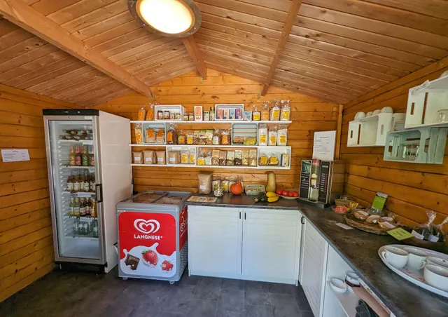 Der Dinkelhof der Familie Dinkheller: Hofladen, Ferienwohnung & Pausenhäuschen