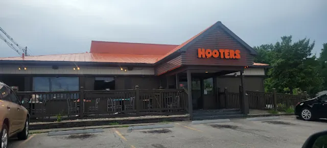 Hooters