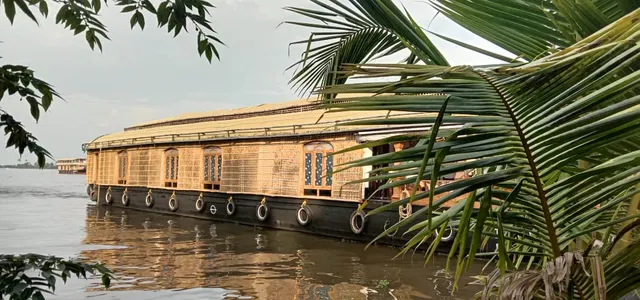 JCT HOUSEBOATS