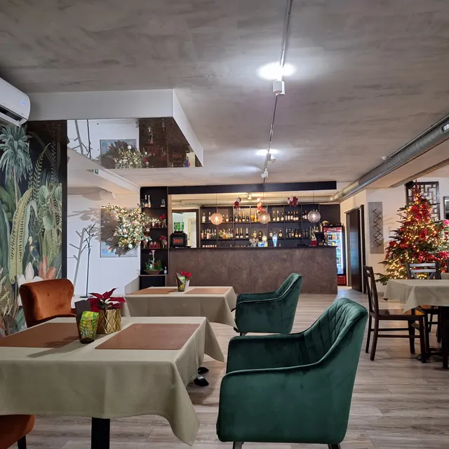 V.A.U Bar-Restaurant