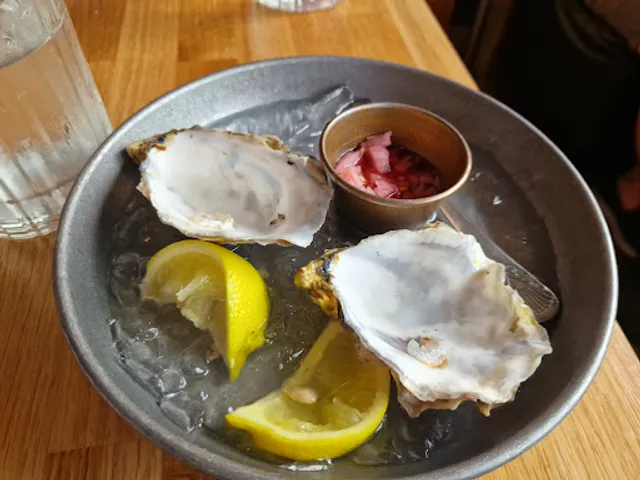 Skip's Seafood Bar & Grill