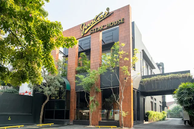 Justus Steak House • BuahBatu