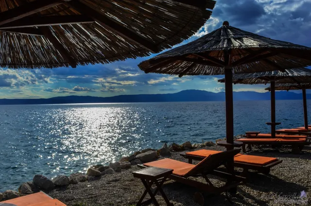 Apartments Njivice - Dragica