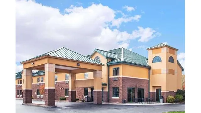 Days Inn by Wyndham Brewerton/ Syracuse near Oneida Lake