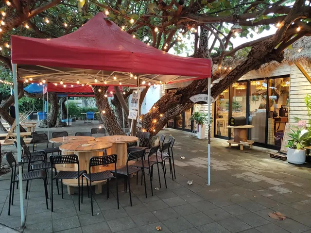 越夜月美海邊咖啡廳