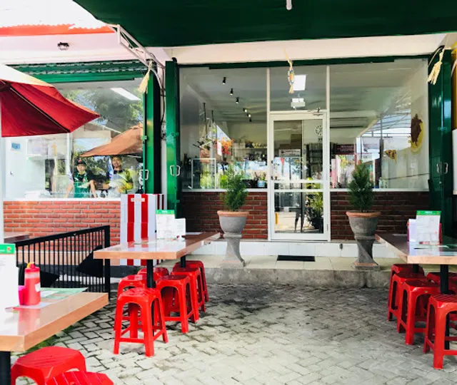 Warung Tomat Pizza and Pasta