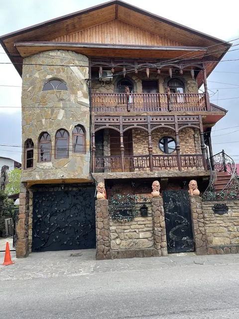 Gostevoy Dom Zamok Na Zhemchuzhnoy