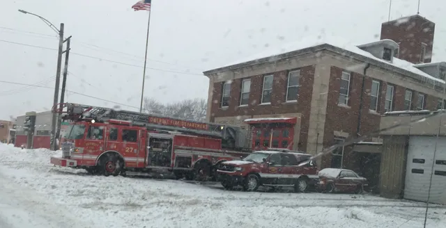 Engine 55 Ladder 27 Chief 2