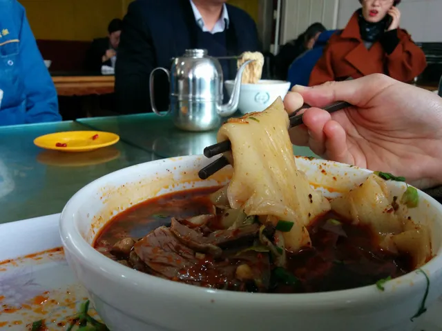 白老七蓬灰牛肉面总店