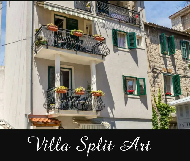 Villa Split Art