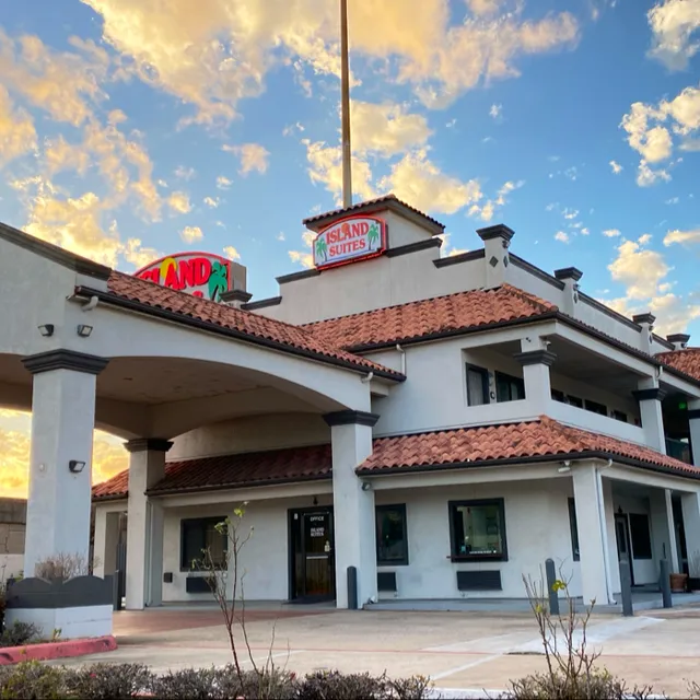 Island Suites Hobby Airport