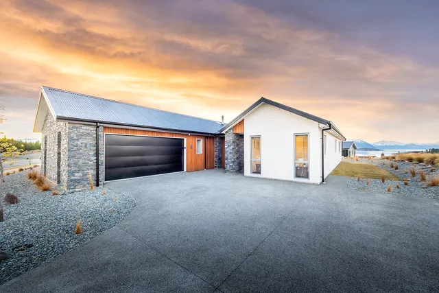 Explore Tekapo Accommodation - Supernova