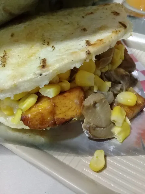 Paisanas Arepas Rellenas