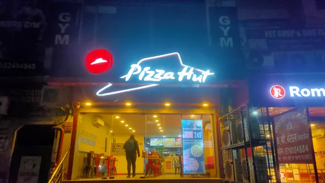 Pizza Hut | Dwarka Mor, Delhi