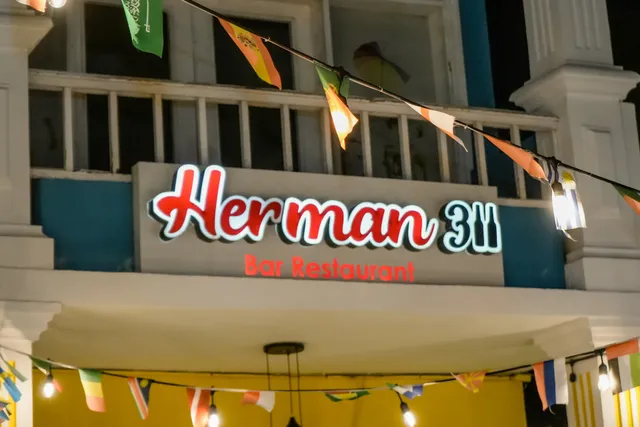 Herman 311 Bar & Restaurant