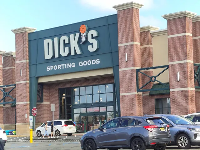 DICK'S Sporting Goods
