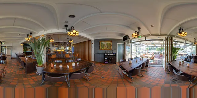 Beej Toën // eten & drinken