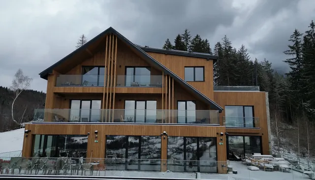 The Pines Bucegi Lodge