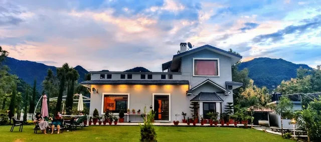 Rendezvous in the Hills