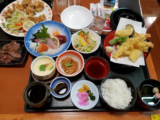 食処さんぞくや 姪浜店