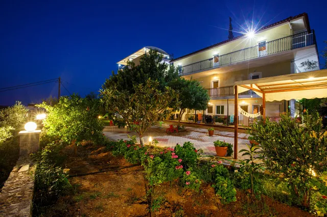 Alonia Studios - Maisonettes