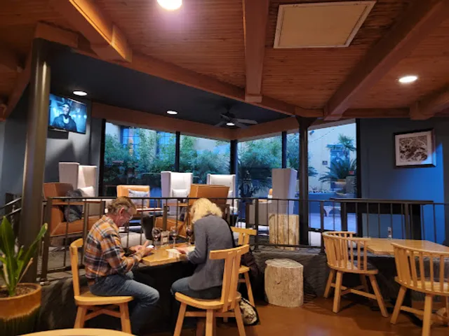 Lookout Bar and Grill