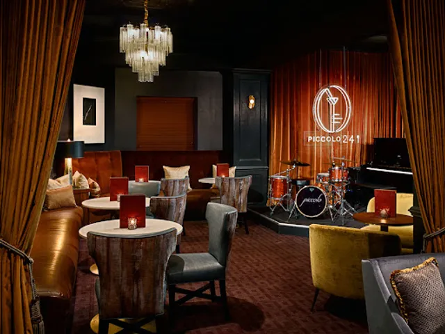 Piccolo 241 Jazz & Cocktails