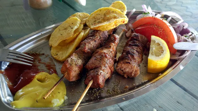 Καντίνα Μελάδης