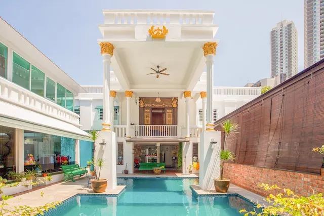 Capital O 89353 Nostalgia Boutique Hotel & Restaurant