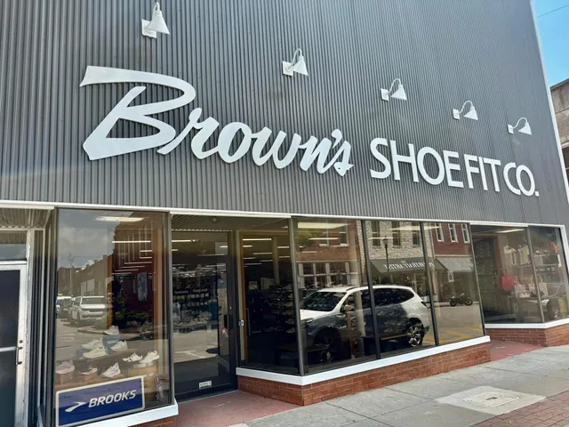 Brown's Shoe Fit Warrensburg