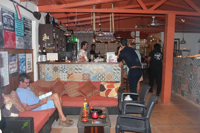 Paparazzi Pizzeria & Bar