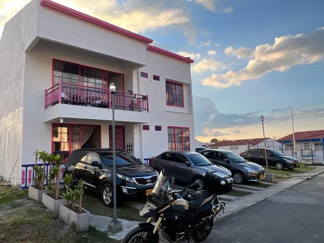 APARTAESTUDIOS LAS ASTROMELIAS