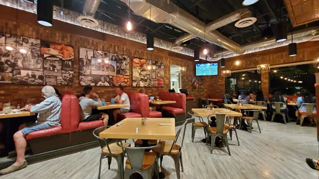 Lo-Lo's Chicken and Waffles