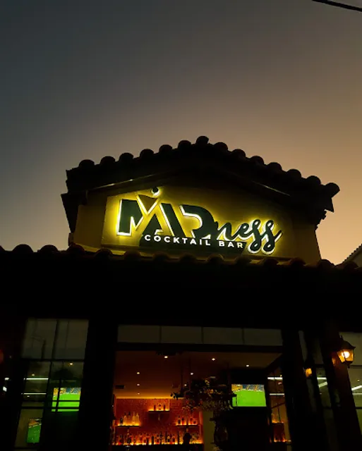 Madness Cocktail Bar