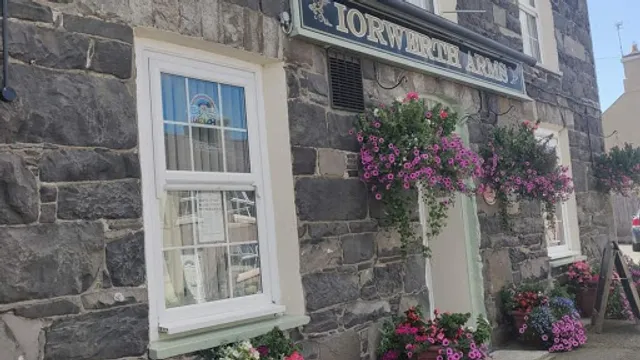 Tafarn Yr Iorwerth