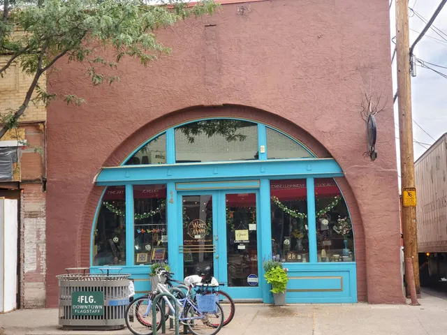 West of the Moon Gallery