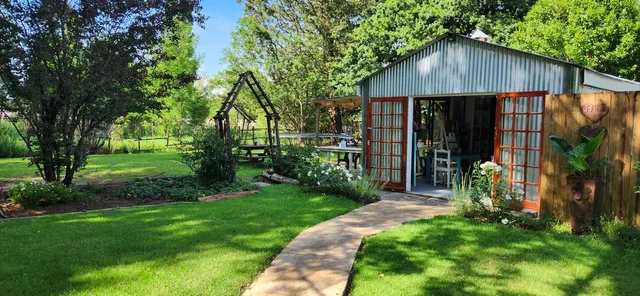 The Tree House B&B and Coffee Shop