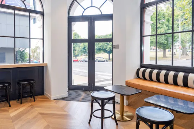 Le Cafe @ Oaks R Suites Geelong