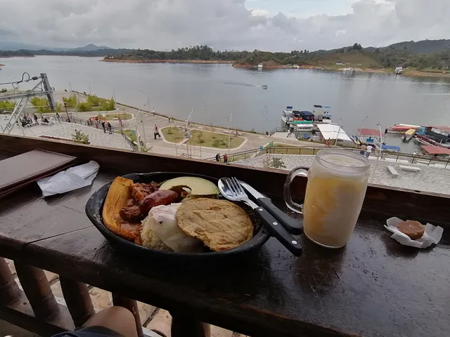 Restaurante Mirador del Lago N 2