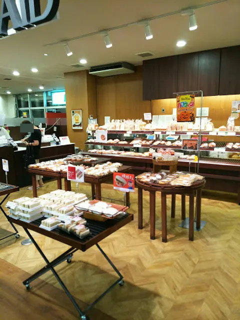 Little Mermaid Kasai clean town