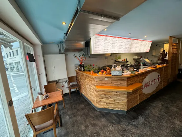 Lang Viet - Wok Bar & Show Cooking