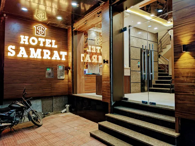 Hotel Samrat