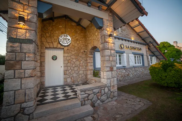 La Surferia - Aparts & Hostel Miramar