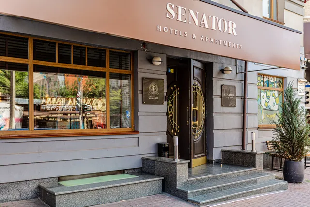 Senator Victory Square