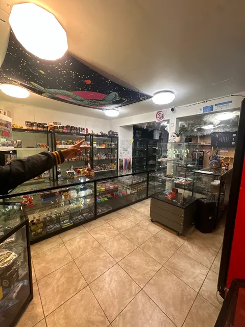 DR Smoke Shop