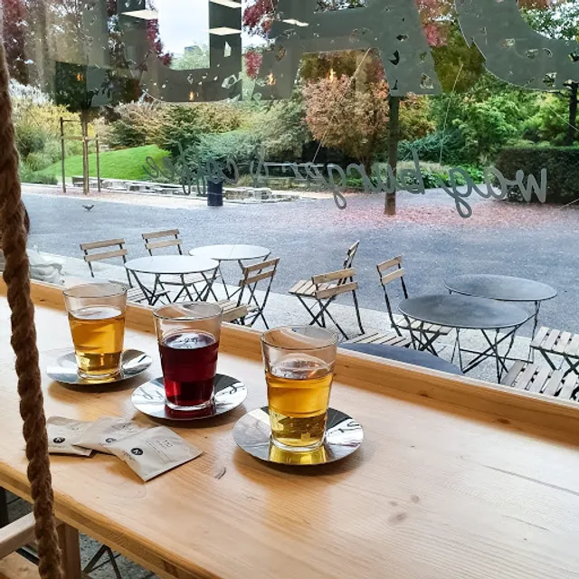 Dadi Wag Burger & Coffee