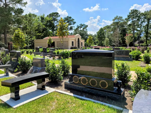 Memorial Oaks Funeral Home & Cemetery