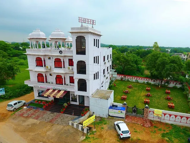 Hotel The White Tulip Udaipur