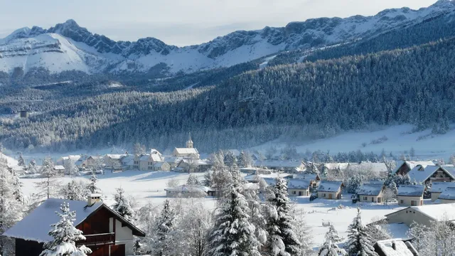 Les Petites Maisons de Corrençon en Vercors- Gites Famille Bec