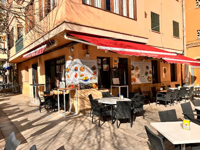 Café La Avenida Del Pony Pisador